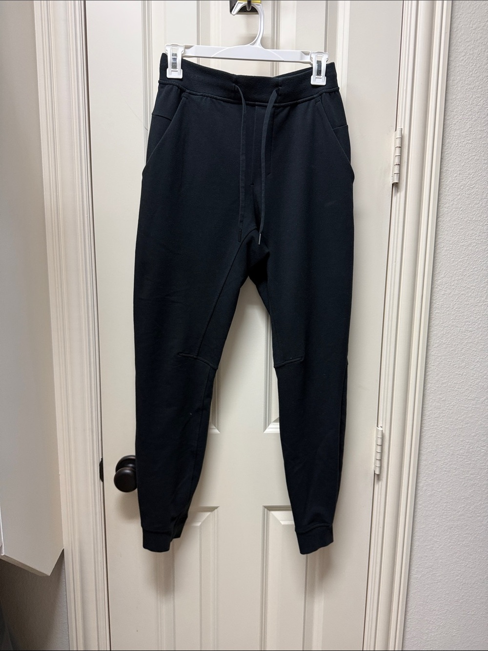 Men's BlackLULULEMON Jogger Pants - Comfortable Everyday Sweatpants